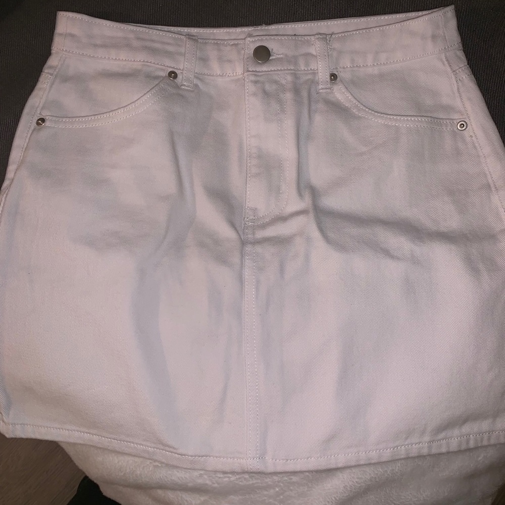 White denim skirt